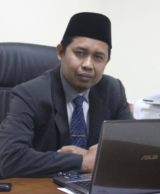 Dr. Juliater Simarmata